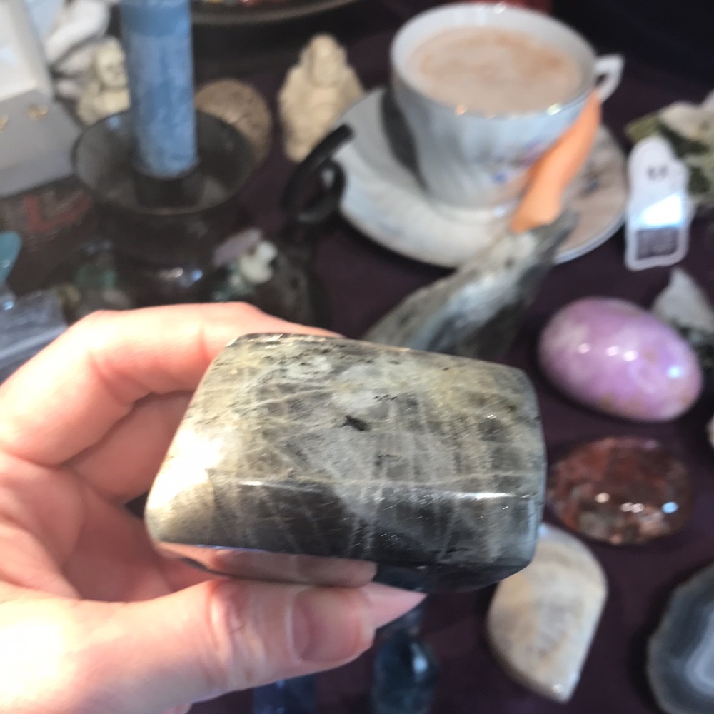 Purple flash labradorite - Picture 3 of 3